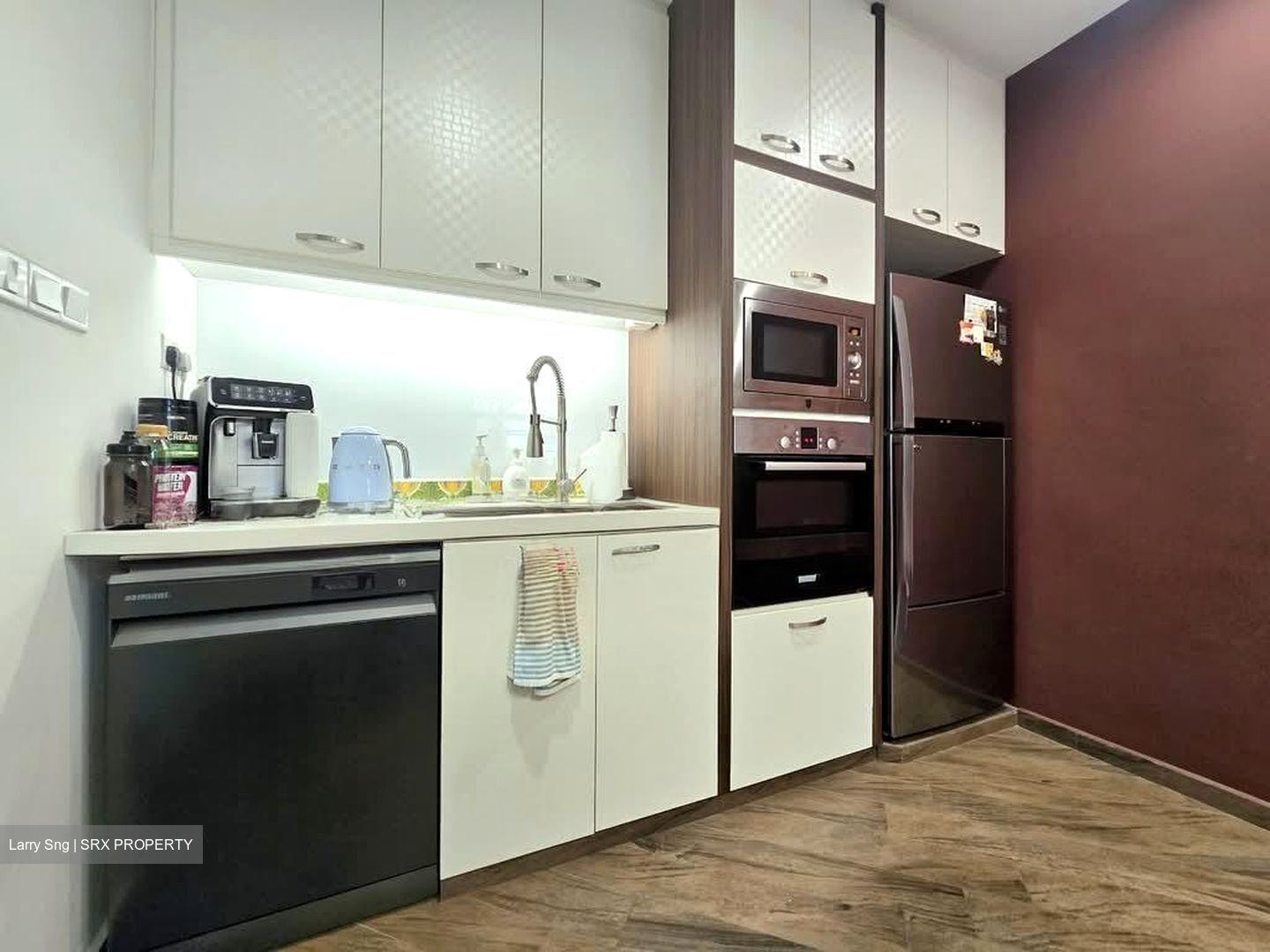 Ebony Mansions (D15), Apartment #555525401